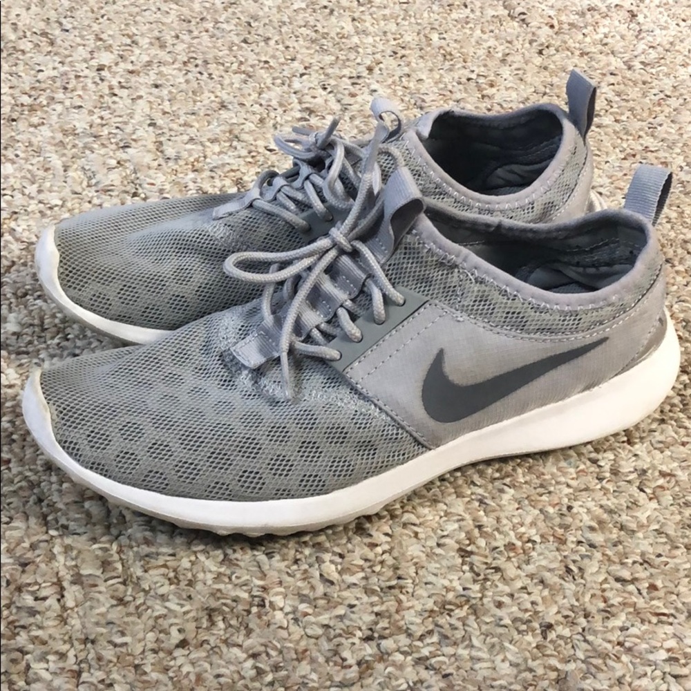 GRAY NIKE SHOES